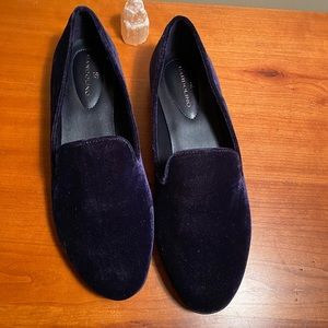 NWOT ❤️ WFH! Blue Velvet Slipper Shoes / Flats 🔥
